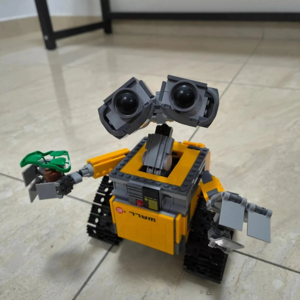 687pcs Robot Building Bricks DIY Model